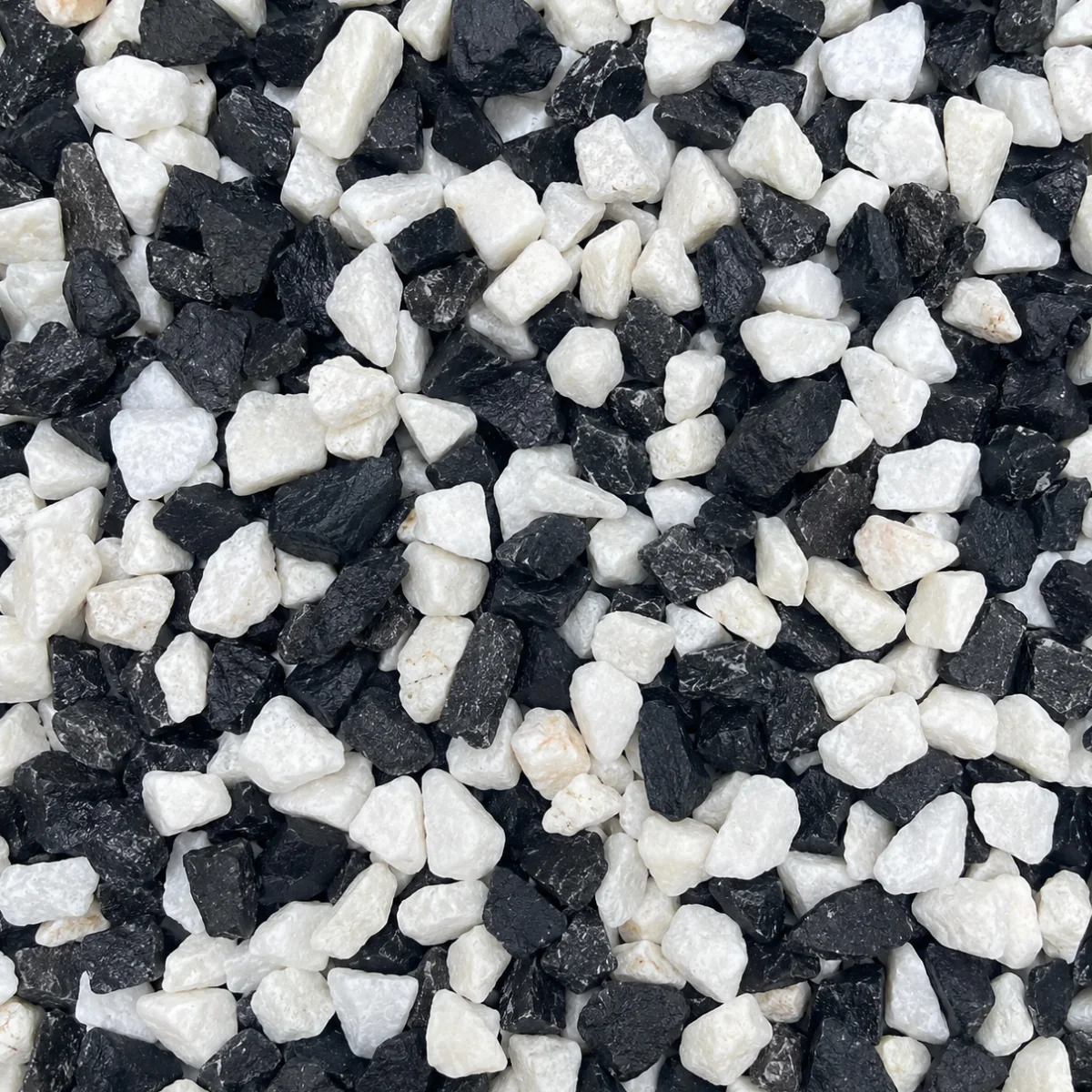 Black and White Chippings 20mm